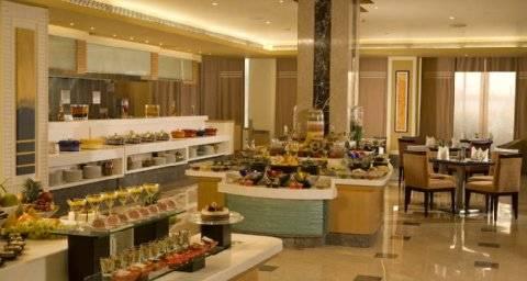 Radisson Blu Suites Gurgáon Restaurace fotografie